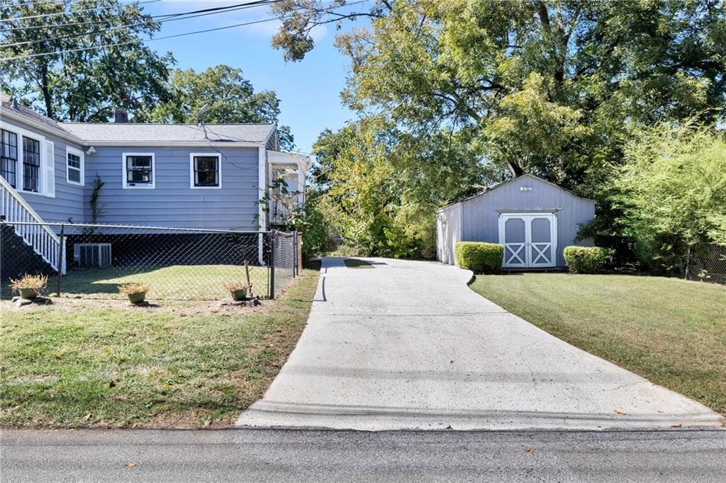 1 bedroom, 1 bathroom duplex for rent at 1279 Eubanks Avenue B, East Point, GA 30344 for $1,500 a month — photo 3