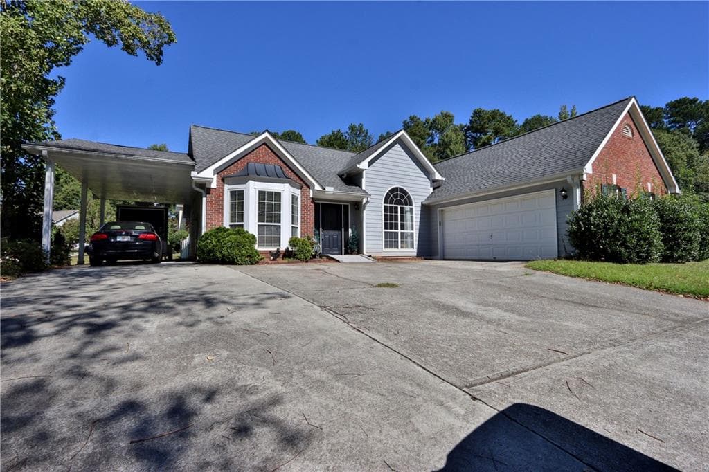 3 bedroom, 2 bathroom, 1,704 sq ft single family residence for sale at 183 Brook Lea Cove Cove, Lawrenceville, GA 30044 — photo 2