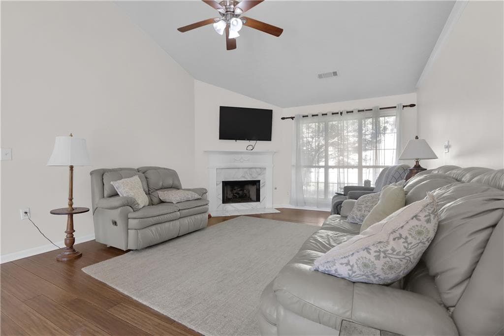 3 bedroom, 2 bathroom, 1,704 sq ft single family residence for sale at 183 Brook Lea Cove Cove, Lawrenceville, GA 30044 — photo 6