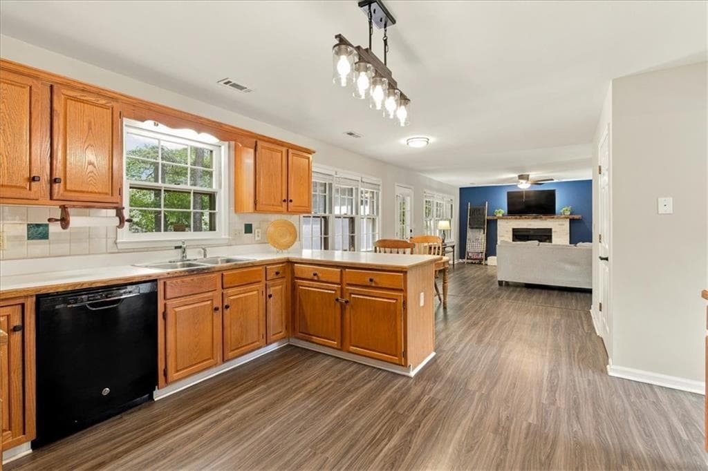 4 bedroom, 3 bathroom, 3,157 sq ft single family residence for sale at 1411 Milford Chase Court, Marietta, GA 30008 — photo 5