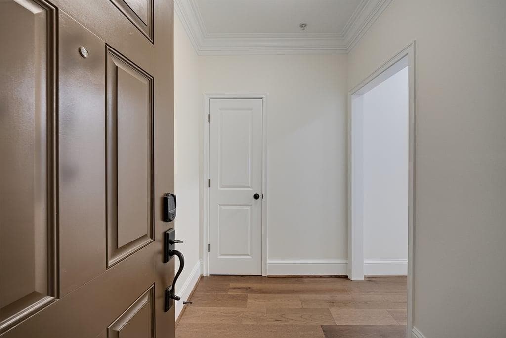 2 bedroom, 2 bathroom, 1,404 sq ft condominium for sale at 828 Highland Lane 2204, Atlanta, GA 30306 — photo 7