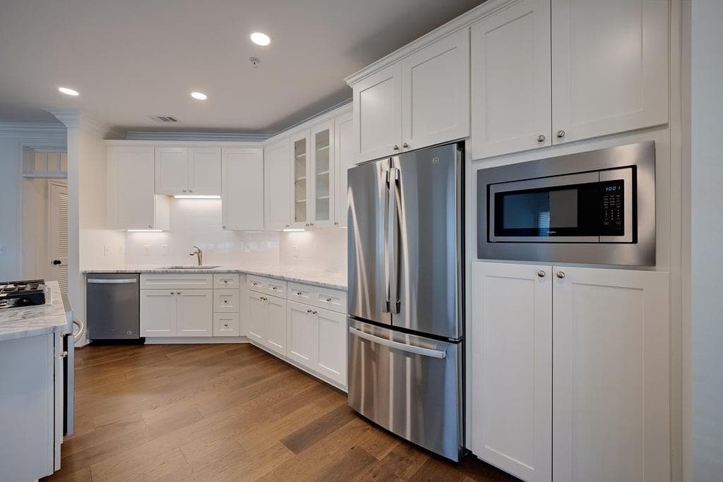 2 bedroom, 2 bathroom, 1,404 sq ft condominium for sale at 828 Highland Lane 2204, Atlanta, GA 30306 — photo 10