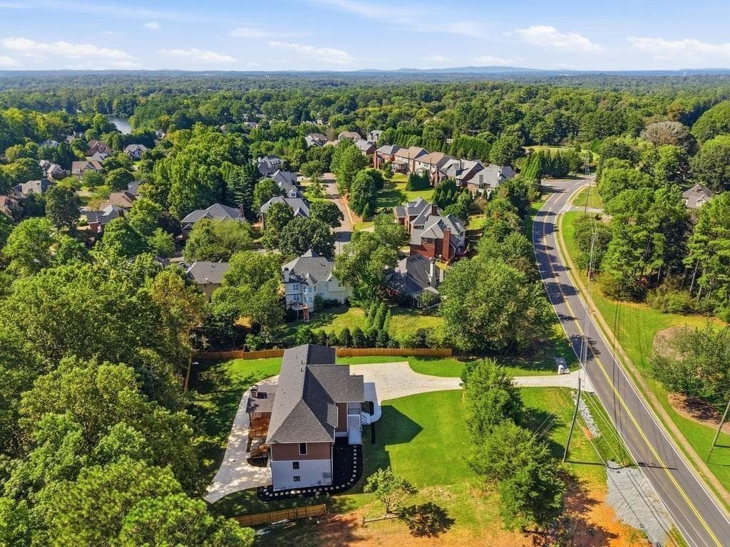 5 bedroom, 7 bathroom, 5,000 sq ft single family residence for sale at 3951 Trickum Road, Marietta, GA 30066 — photo 6