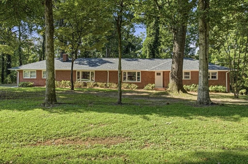 3 bedroom, 3 bathroom, 1,761 sq ft single family residence for sale at 187 Hilltop Street, Cleveland, GA 30528