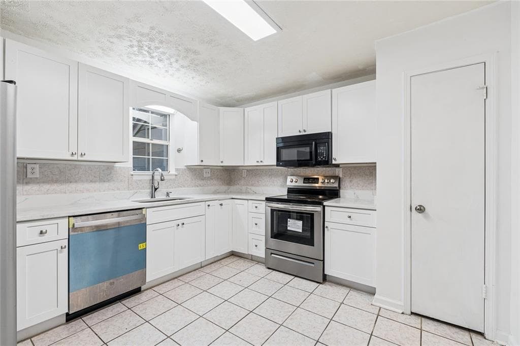 2 bedroom, 3 bathroom, 1,430 sq ft condominium for sale at 101 Vineyard Pond Drive, Norcross, GA 30071 — photo 2