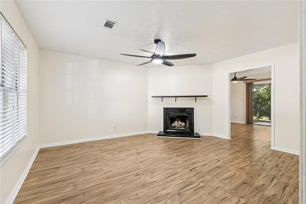 2 bedroom, 3 bathroom, 1,430 sq ft condominium for sale at 101 Vineyard Pond Drive, Norcross, GA 30071 — photo 3