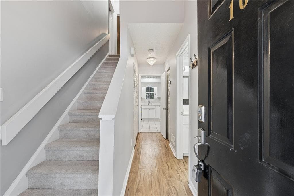 2 bedroom, 3 bathroom, 1,430 sq ft condominium for sale at 101 Vineyard Pond Drive, Norcross, GA 30071 — photo 5