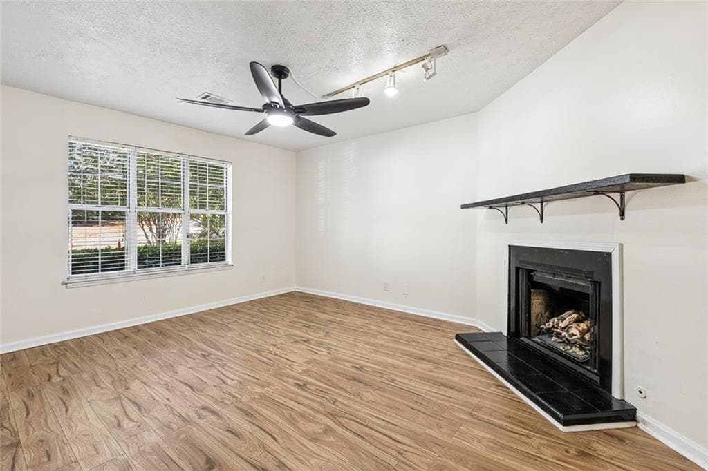 2 bedroom, 3 bathroom, 1,430 sq ft condominium for sale at 101 Vineyard Pond Drive, Norcross, GA 30071 — photo 7