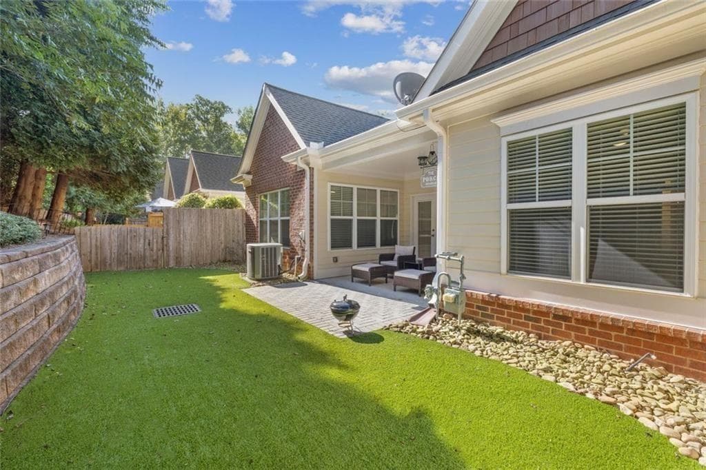 2 bedroom, 2 bathroom, 2,084 sq ft condominium for sale at 12100 Seasons Trace, Alpharetta, GA 30004 — photo 7