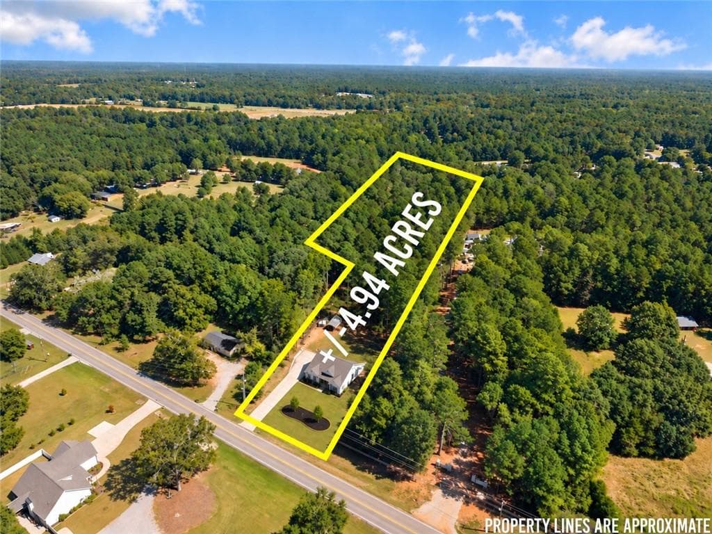 4 bedroom, 3 bathroom, 2,215 sq ft single family residence for sale at 2341 Bold Springs Road, Monroe, GA 30656 — photo 3