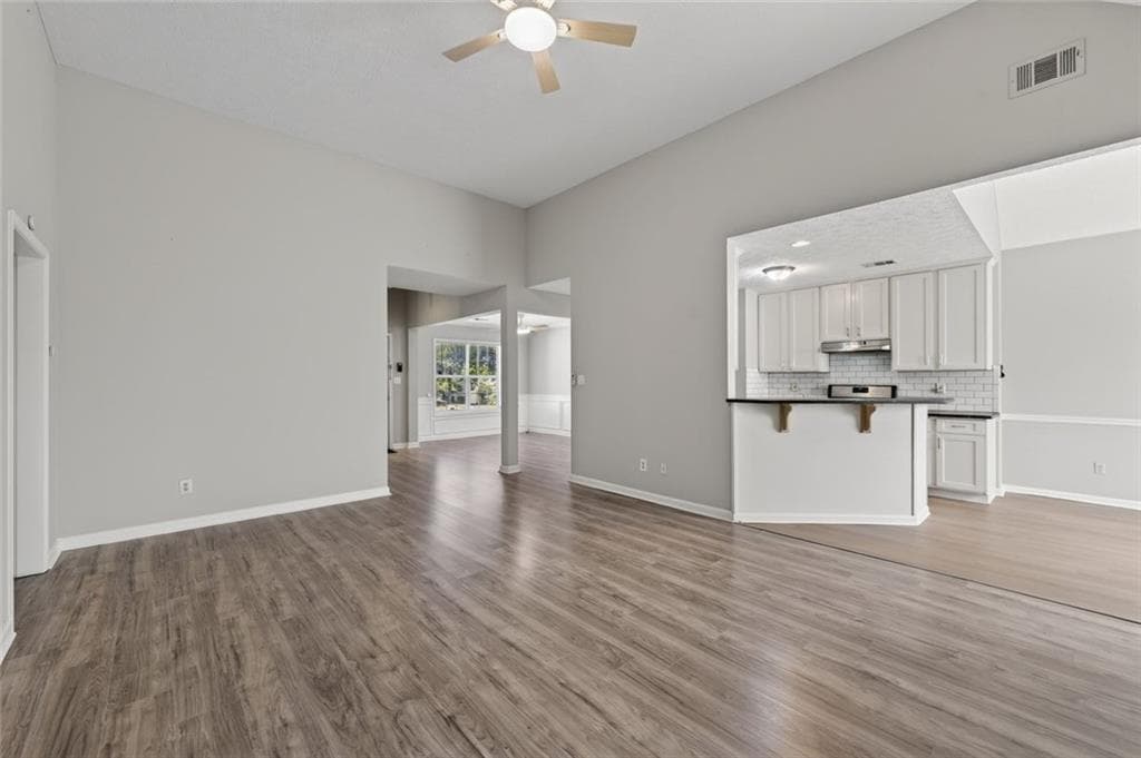4 bedroom, 3 bathroom, 2,543 sq ft single family residence for sale at 1072 Pennsylvania Run, Lawrenceville, GA 30043 — photo 10