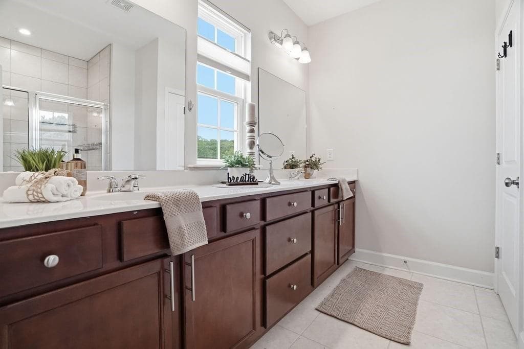 3 bedroom, 3 bathroom, 2,349 sq ft townhouse for sale at 1049 Caruso Drive, Buford, GA 30518 — photo 7