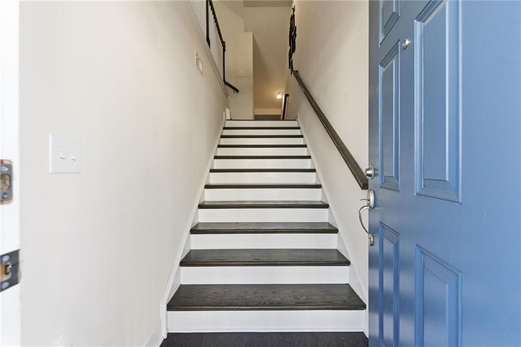 3 bedroom, 3 bathroom, 2,349 sq ft townhouse for sale at 1049 Caruso Drive, Buford, GA 30518 — photo 8