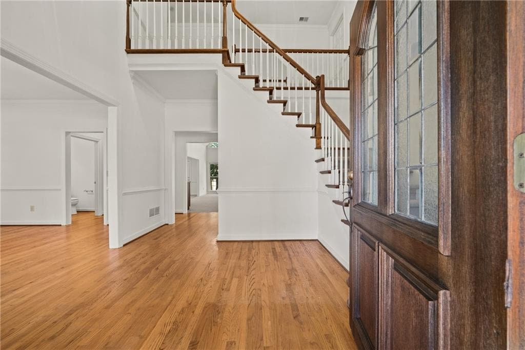5 bedroom, 5 bathroom, 3,950 sq ft single family residence for sale at 3469 Summerford Court, Marietta, GA 30062 — photo 3