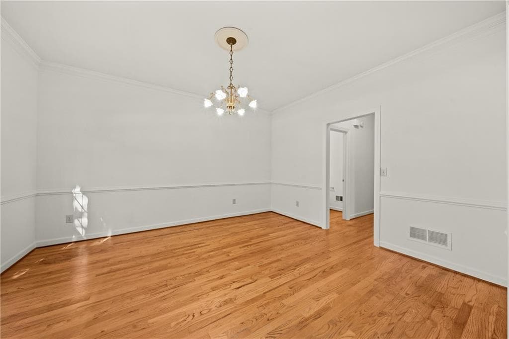 5 bedroom, 5 bathroom, 3,950 sq ft single family residence for sale at 3469 Summerford Court, Marietta, GA 30062 — photo 6