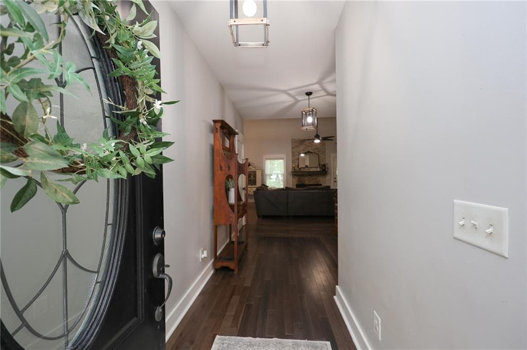 4 bedroom, 3 bathroom, 3,124 sq ft single family residence for sale at 2033 Lakeview Parkway, Villa Rica, GA 30180 — photo 8