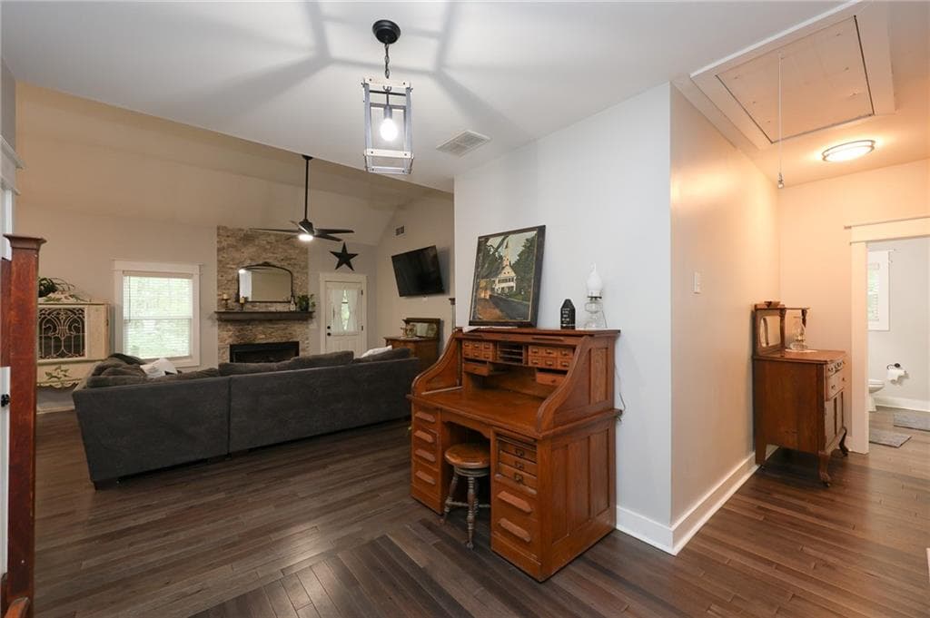 4 bedroom, 3 bathroom, 3,124 sq ft single family residence for sale at 2033 Lakeview Parkway, Villa Rica, GA 30180 — photo 10