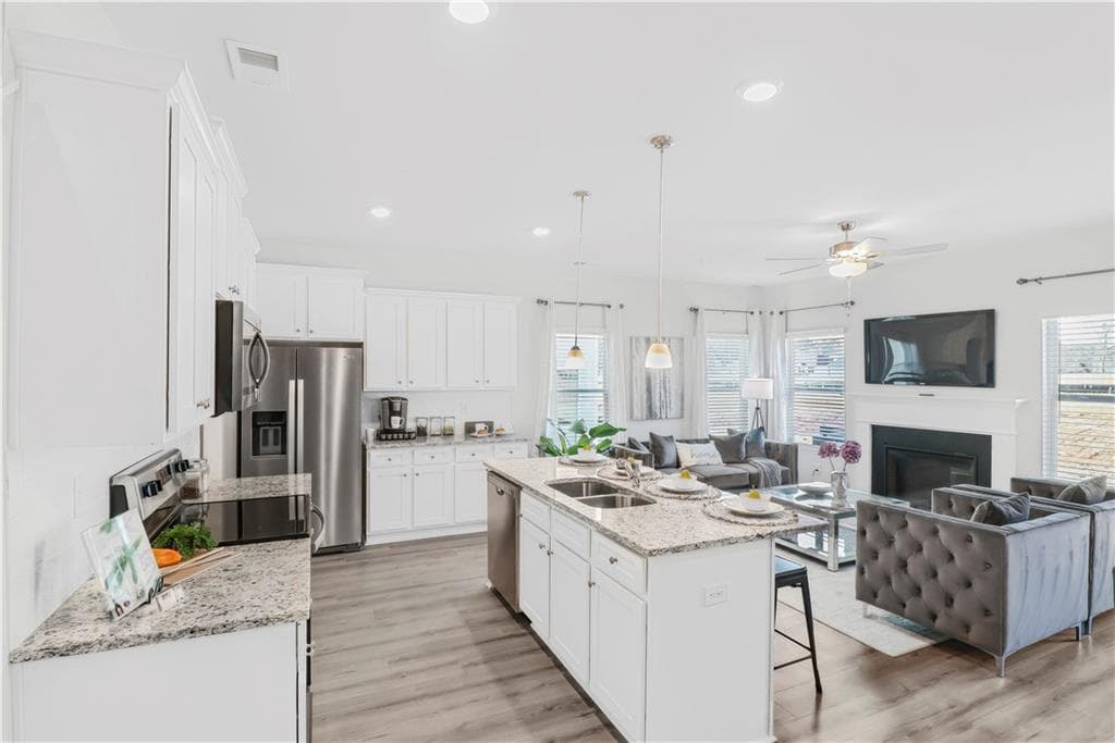 3 bedroom, 3 bathroom, 1,315 sq ft townhouse for sale at 221 Birch Way, Fairburn, GA 30213 — photo 7