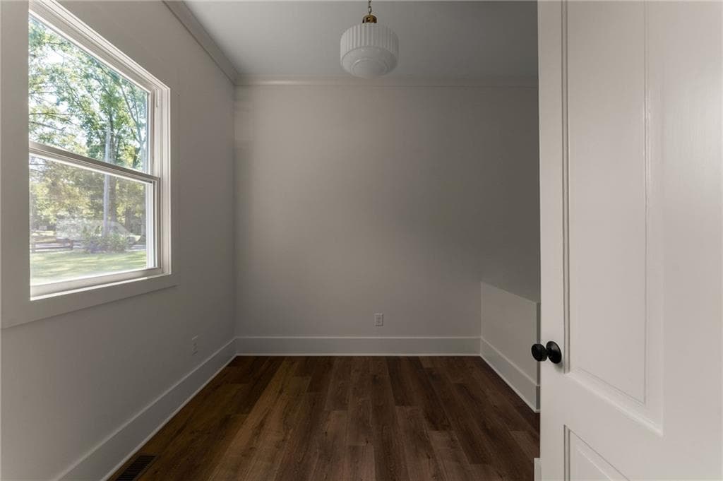 2 bedroom, 1 bathroom, 1,494 sq ft single family residence for sale at 237 N Erwin Street, Cartersville, GA 30120 — photo 10