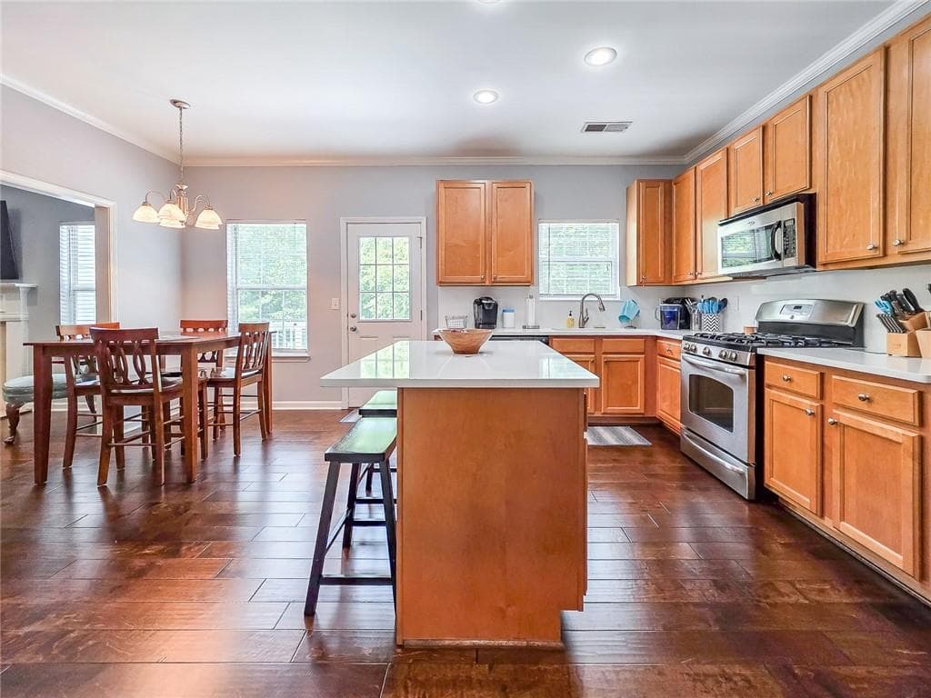 4 bedroom, 3 bathroom, 2,381 sq ft single family residence for sale at 43 Ivy Mist Lane, Acworth, GA 30101 — photo 6