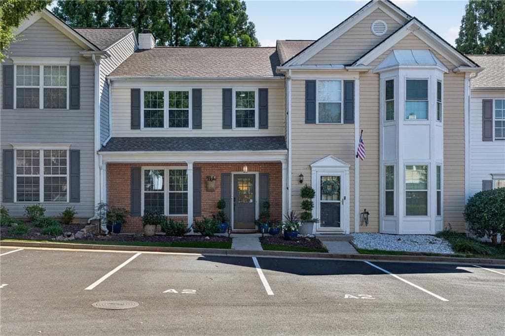 3 bedroom, 3 bathroom, 1,370 sq ft townhouse for sale at 10900 Wittenridge Drive A2, Alpharetta, GA 30022 — photo 5
