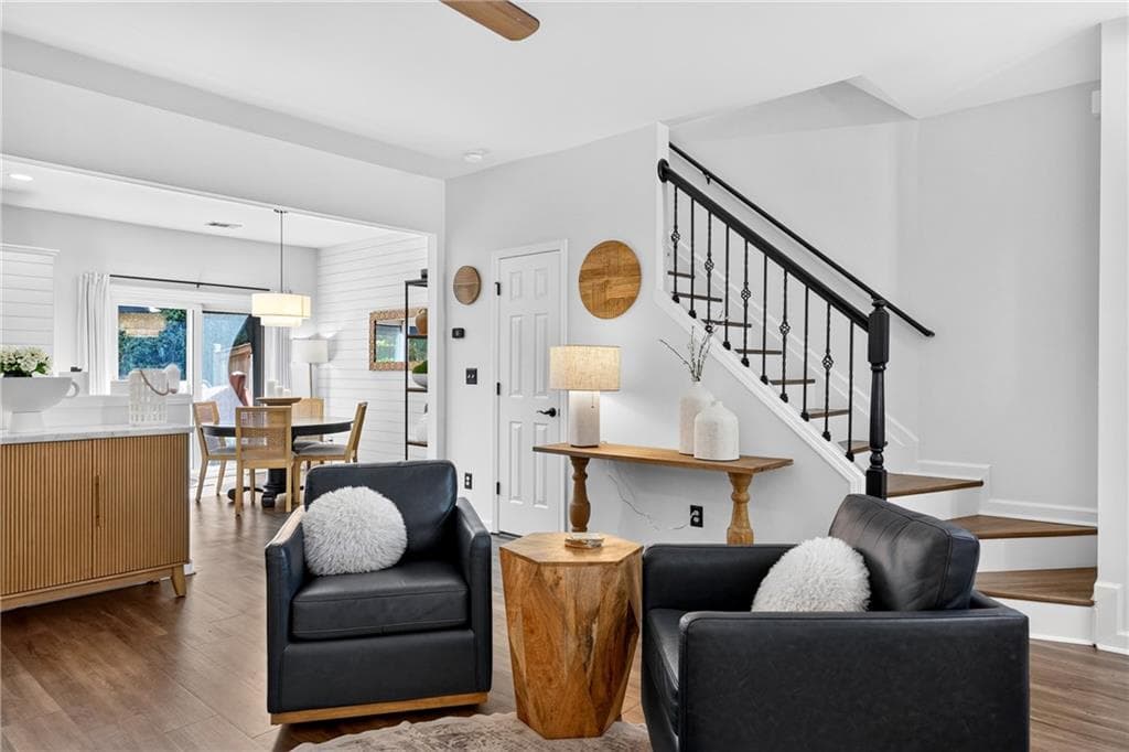 3 bedroom, 3 bathroom, 1,370 sq ft townhouse for sale at 10900 Wittenridge Drive A2, Alpharetta, GA 30022 — photo 9