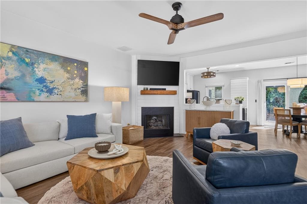 3 bedroom, 3 bathroom, 1,370 sq ft townhouse for sale at 10900 Wittenridge Drive A2, Alpharetta, GA 30022 — photo 10