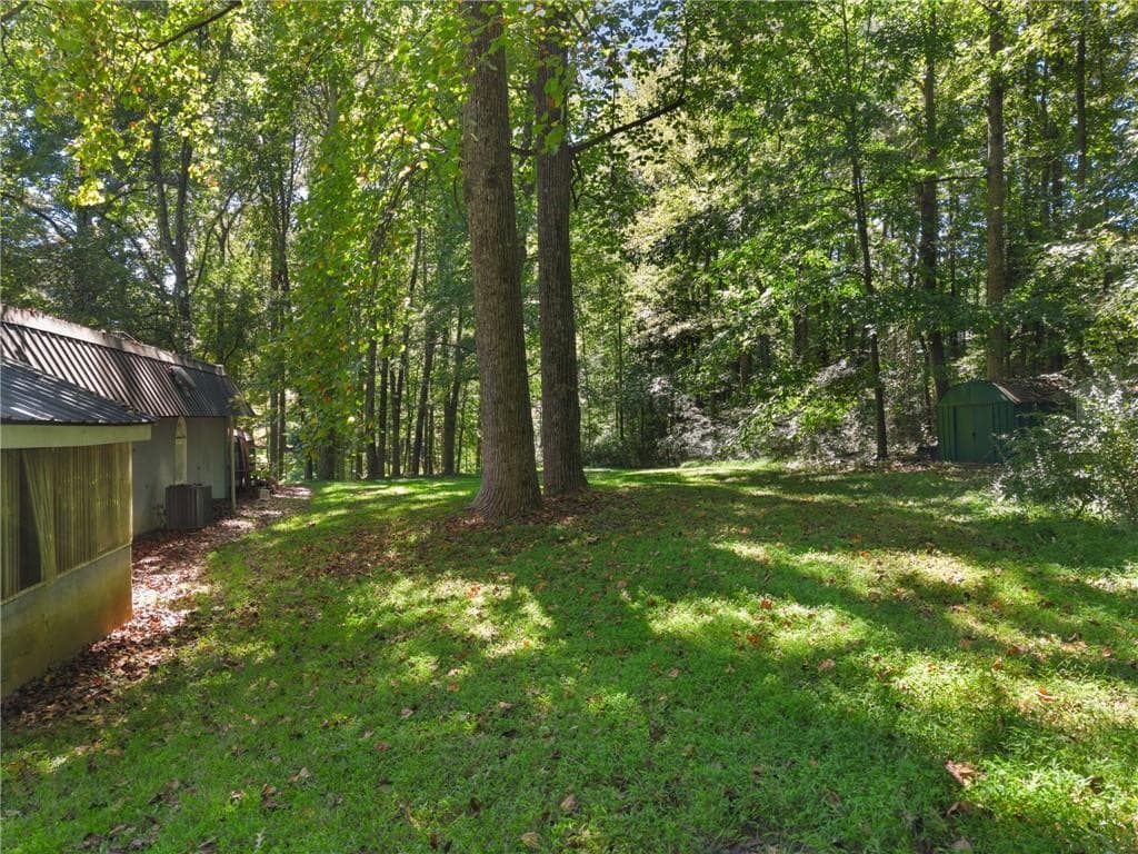 3 bedroom, 2 bathroom, 2,229 sq ft single family residence under contract at 4343 Hamill Ct, Buford, GA 30519 — photo 8
