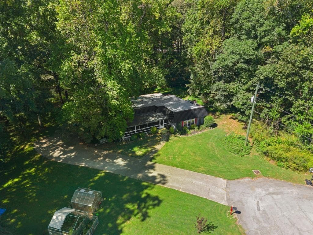 3 bedroom, 2 bathroom, 2,229 sq ft single family residence under contract at 4343 Hamill Ct, Buford, GA 30519 — photo 10