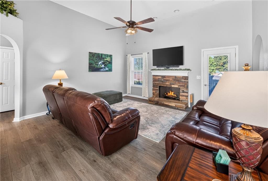 4 bedroom, 3 bathroom, 1,858 sq ft single family residence for sale at 108 Summerfield Way, Calhoun, GA 30701 — photo 4