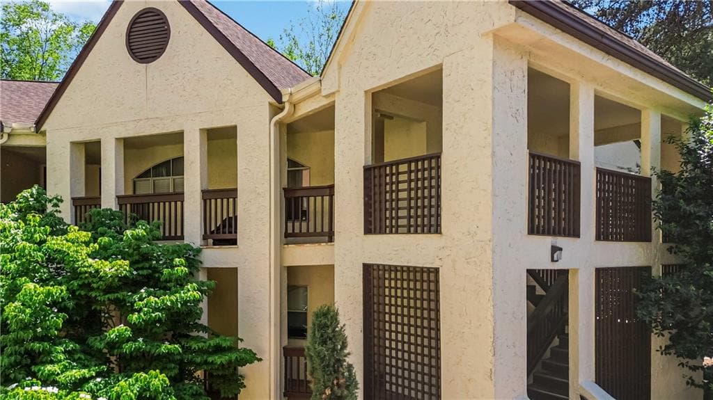 2 bedroom, 2 bathroom, 1,280 sq ft condominium for sale at 485 Sherman Way, Decatur, GA 30033 — photo 3