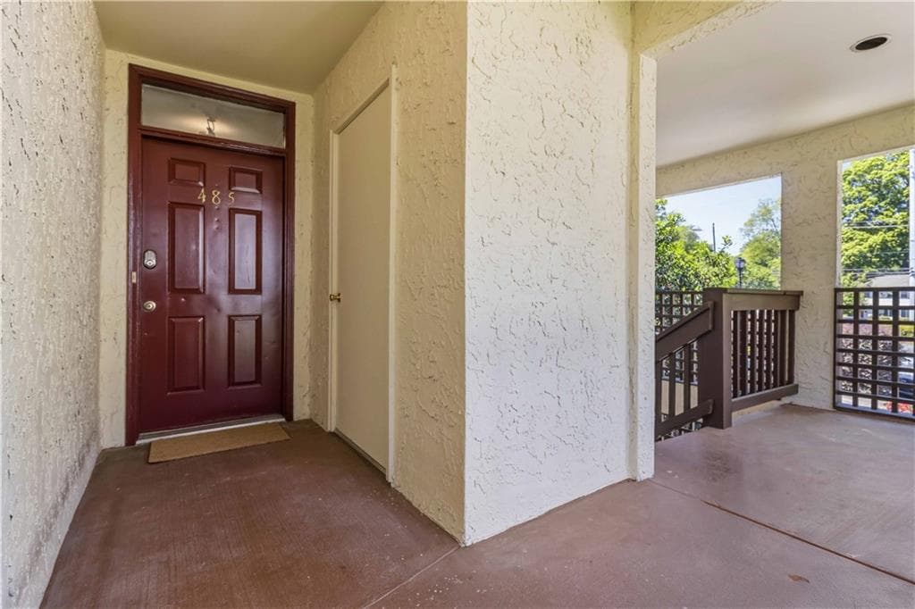 2 bedroom, 2 bathroom, 1,280 sq ft condominium for sale at 485 Sherman Way, Decatur, GA 30033 — photo 4