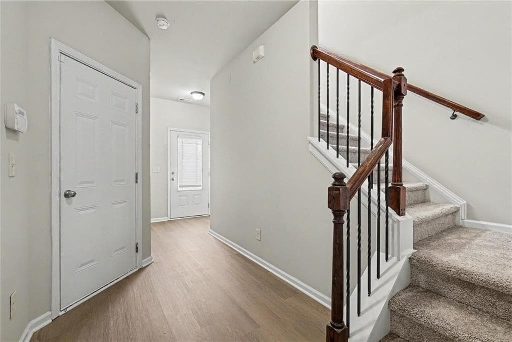 3 bedroom, 3 bathroom, 2,160 sq ft single family residence for sale at 705 Barberry Drive, Woodstock, GA 30188 — photo 5