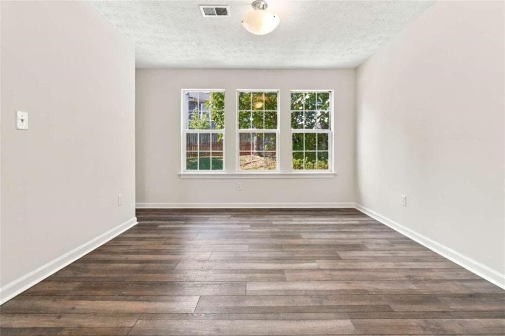 4 bedroom, 3 bathroom, 1,837 sq ft single family residence for rent at 3547 Park Bluff Way, Duluth, GA 30096 for $2,450 a month — photo 4