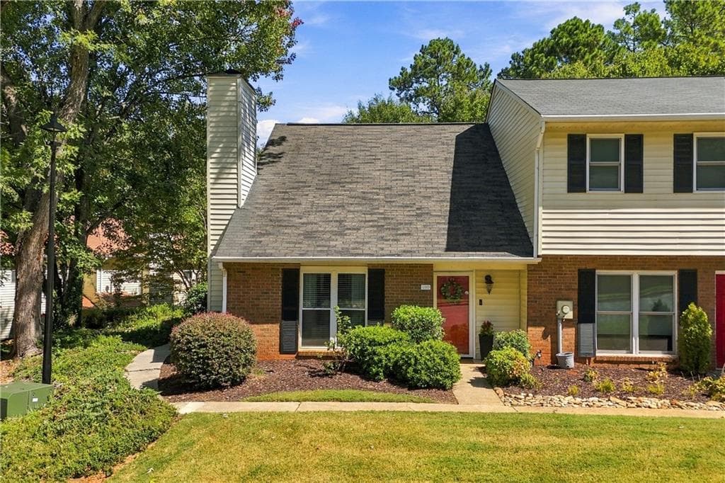 2 bedroom, 2 bathroom, 1,166 sq ft townhouse for sale at 1280 Jamestowne Trail, Alpharetta, GA 30009