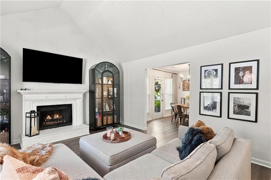 2 bedroom, 2 bathroom, 1,166 sq ft townhouse for sale at 1280 Jamestowne Trail, Alpharetta, GA 30009 — photo 6