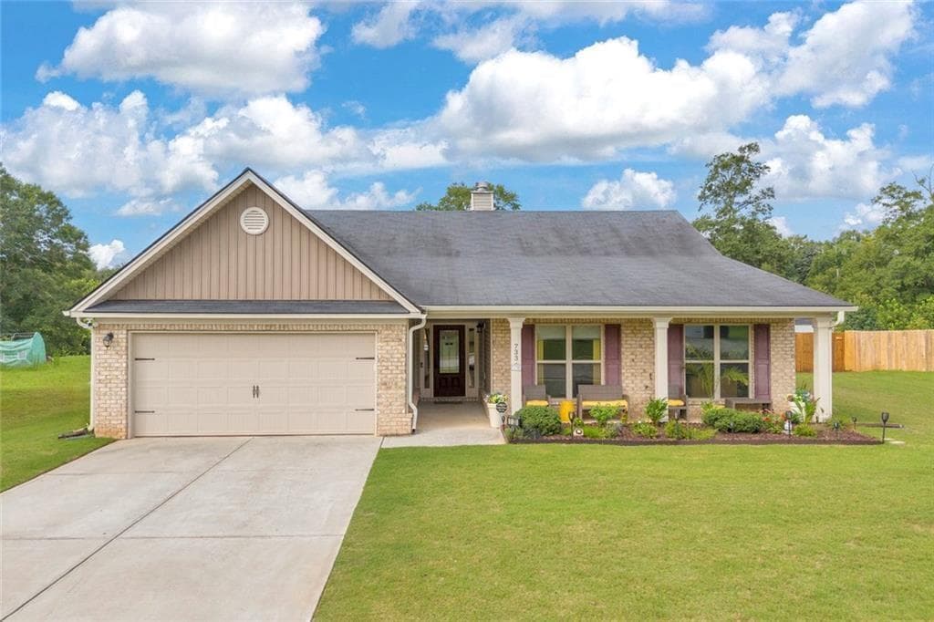 5 bedroom, 3 bathroom, 2,256 sq ft single family residence for sale at 733 River Mist Circle, Jefferson, GA 30549 — photo 1 of 20