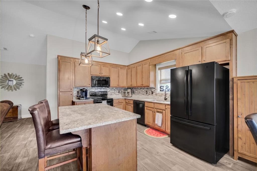 5 bedroom, 3 bathroom, 2,256 sq ft single family residence for sale at 733 River Mist Circle, Jefferson, GA 30549 — photo 3