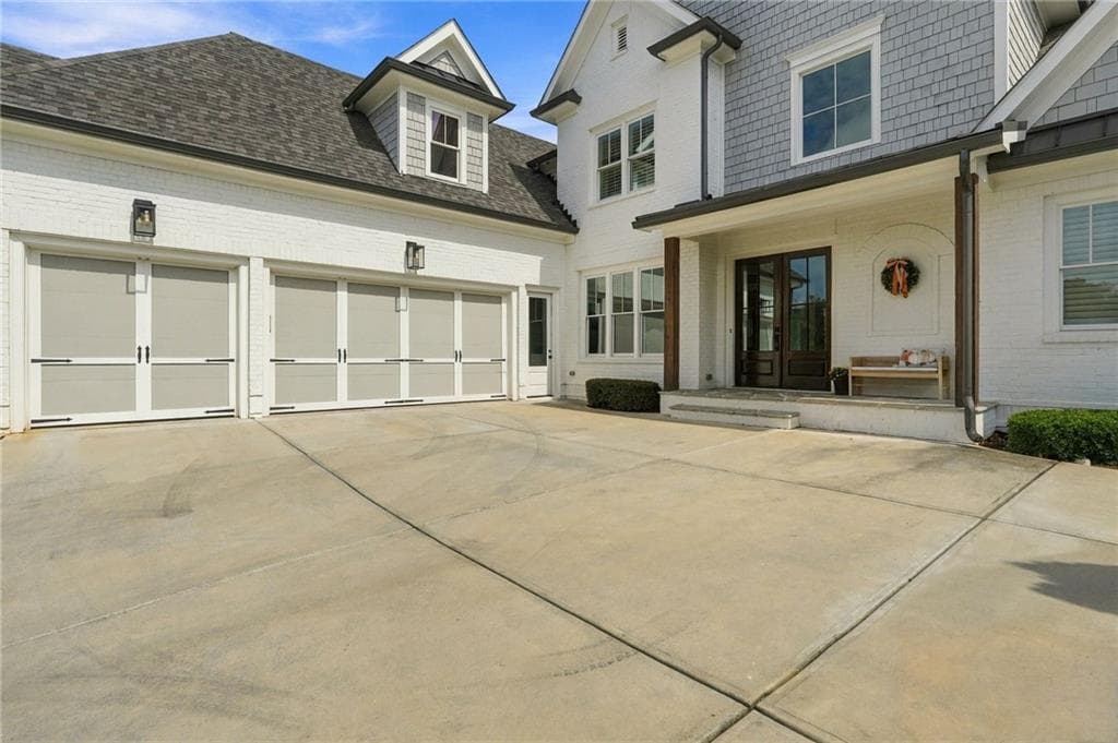 5 bedroom, 7 bathroom, 5,444 sq ft single family residence for sale at 4050 Cottage Park Court, Alpharetta, GA 30004 — photo 3