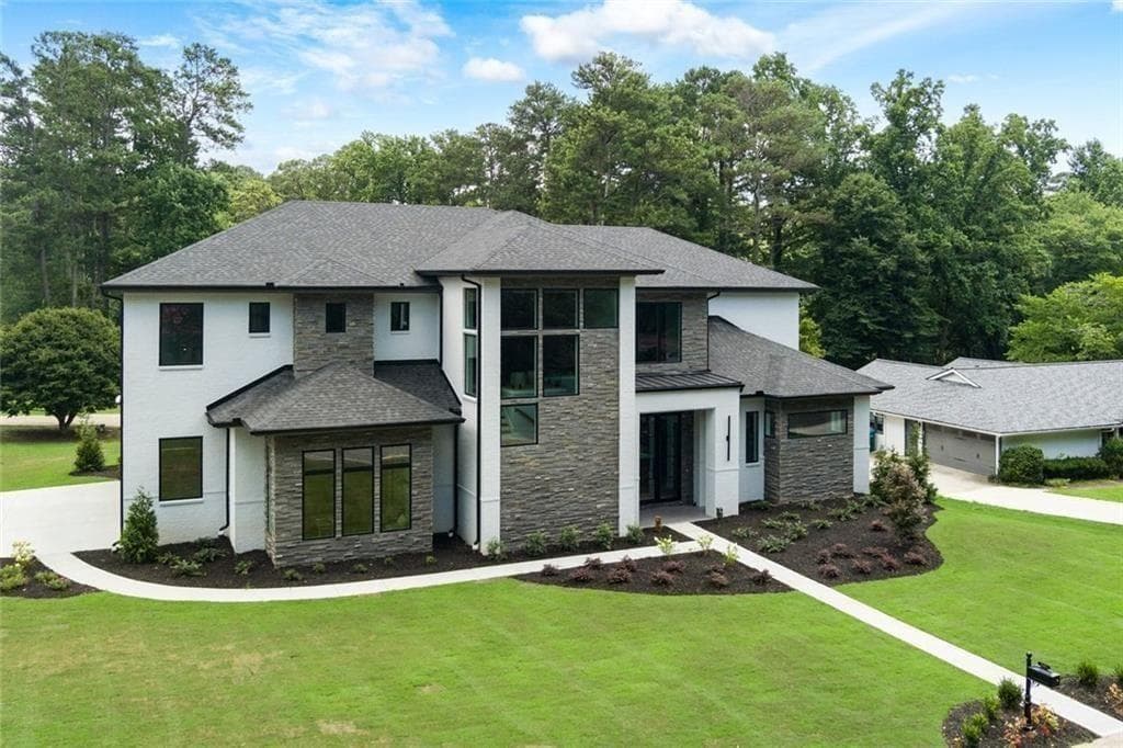5 bedroom, 7 bathroom, 5,643 sq ft single family residence for sale at 3467 Clubland Drive, Marietta, GA 30068 — photo 3