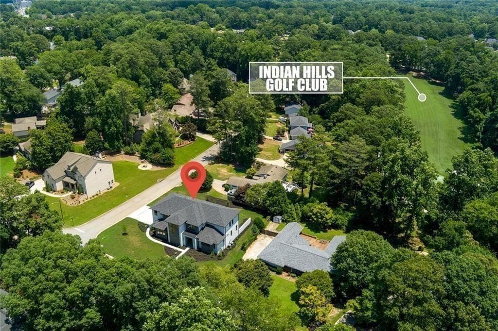 5 bedroom, 7 bathroom, 5,643 sq ft single family residence for sale at 3467 Clubland Drive, Marietta, GA 30068 — photo 4