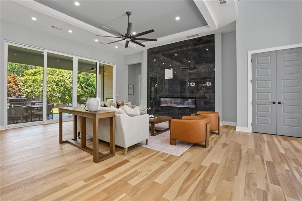 5 bedroom, 7 bathroom, 5,643 sq ft single family residence for sale at 3467 Clubland Drive, Marietta, GA 30068 — photo 9