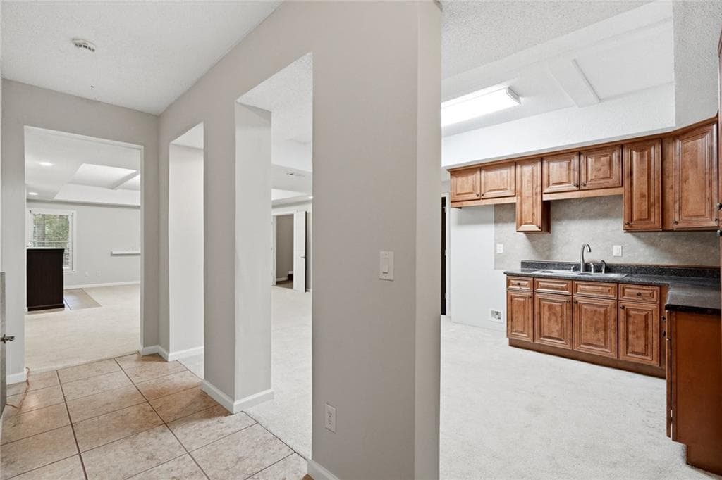 6 bedroom, 4 bathroom, 4,935 sq ft single family residence for sale at 1735 Riverglen Drive, Suwanee, GA 30024 — photo 5