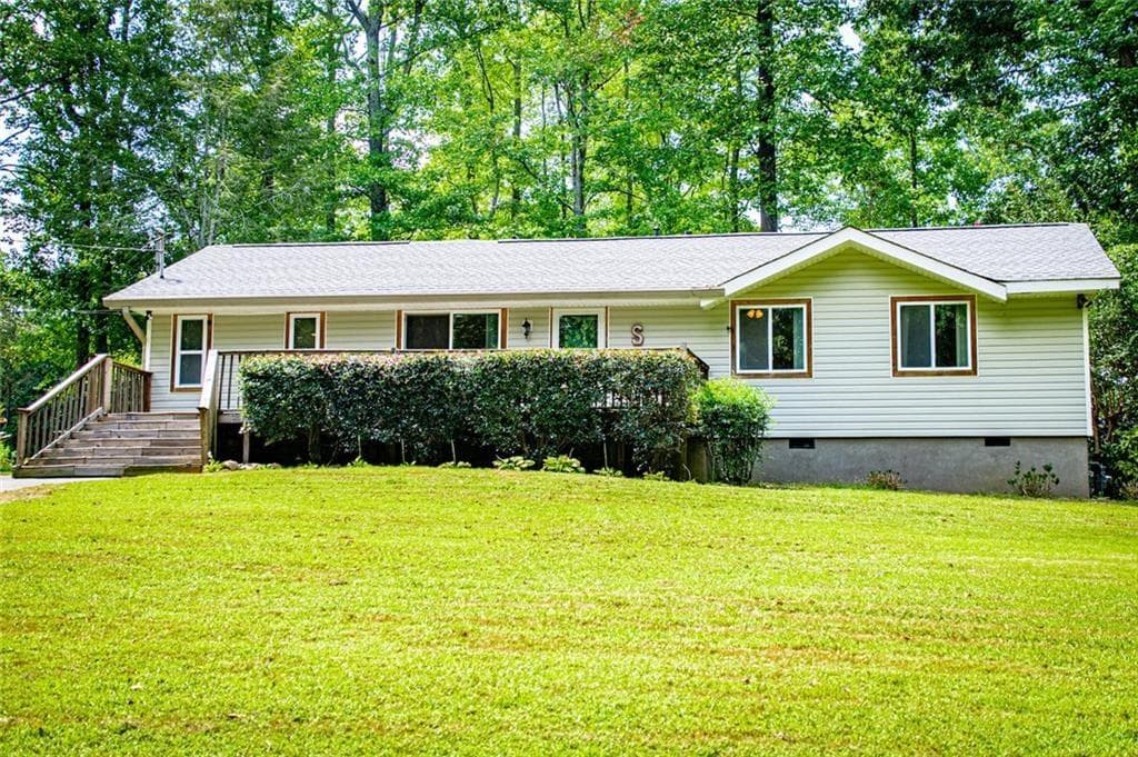 4 bedroom, 2 bathroom, 1,688 sq ft single family residence for sale at 24 White Oak Drive, Carrollton, GA 30116 — photo 2