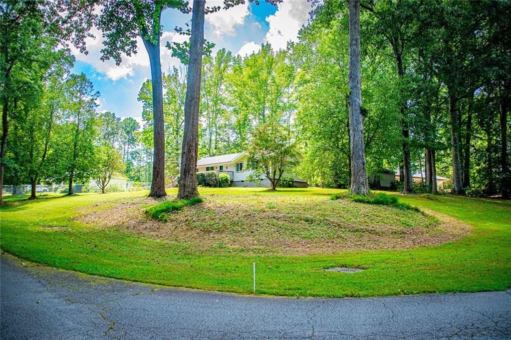 4 bedroom, 2 bathroom, 1,688 sq ft single family residence for sale at 24 White Oak Drive, Carrollton, GA 30116 — photo 6