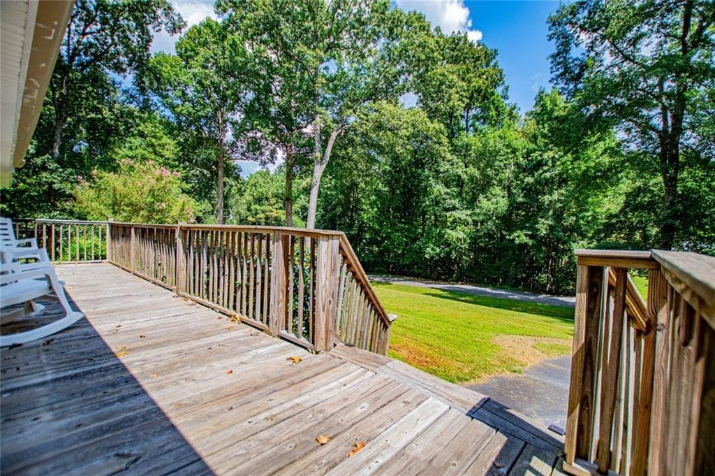 4 bedroom, 2 bathroom, 1,688 sq ft single family residence for sale at 24 White Oak Drive, Carrollton, GA 30116 — photo 8