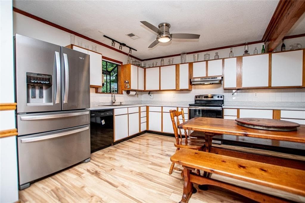 4 bedroom, 2 bathroom, 1,688 sq ft single family residence for sale at 24 White Oak Drive, Carrollton, GA 30116 — photo 10