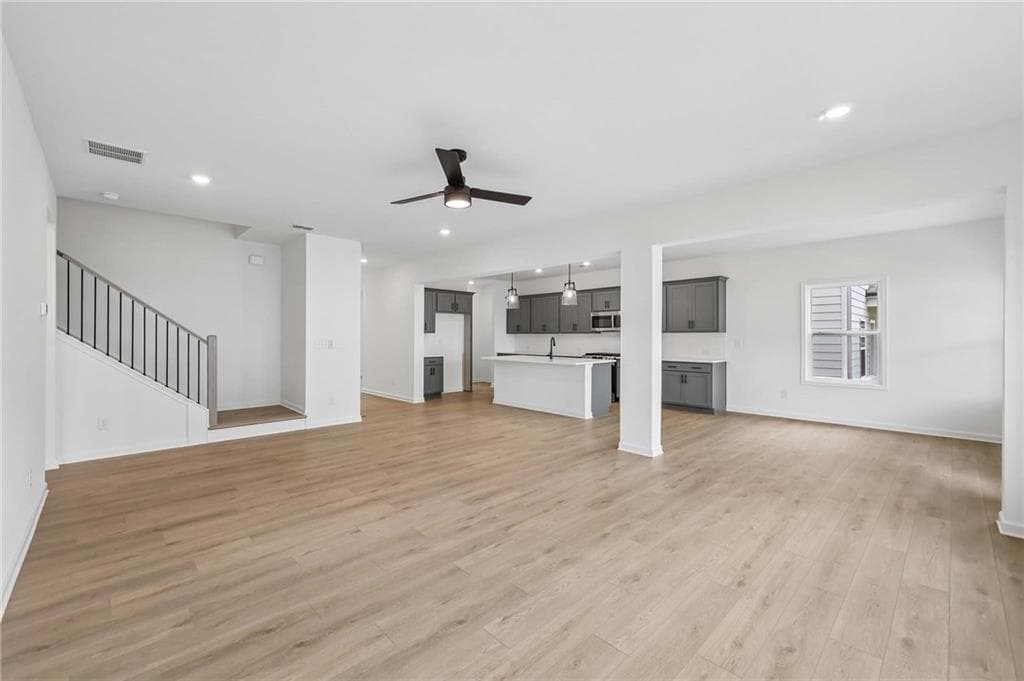 5 bedroom, 4 bathroom, 3,208 sq ft single family residence for sale at 5456 Hargrove Way, Flowery Branch, GA 30542 — photo 7