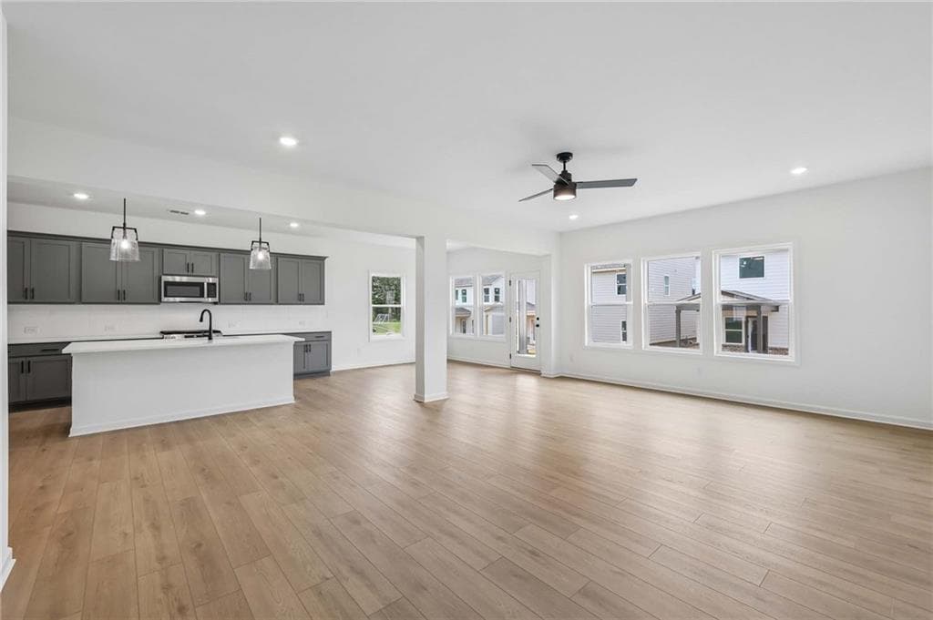 5 bedroom, 4 bathroom, 3,208 sq ft single family residence for sale at 5456 Hargrove Way, Flowery Branch, GA 30542 — photo 8