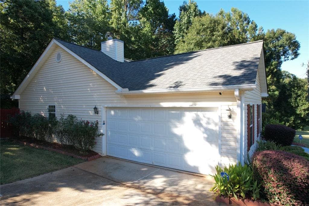 3 bedroom, 2 bathroom, 1,320 sq ft single family residence for sale at 15 Sampson Court, Covington, GA 30016 — photo 3